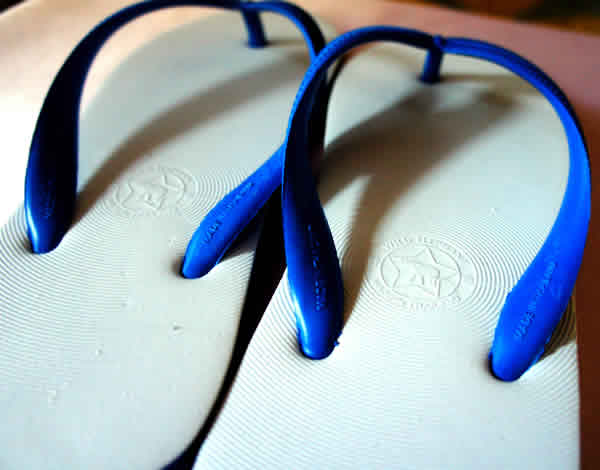 eftertænksom Rullesten Resonate Difference Between Flip Flops And Slippers » HawaiSlippers.Com
